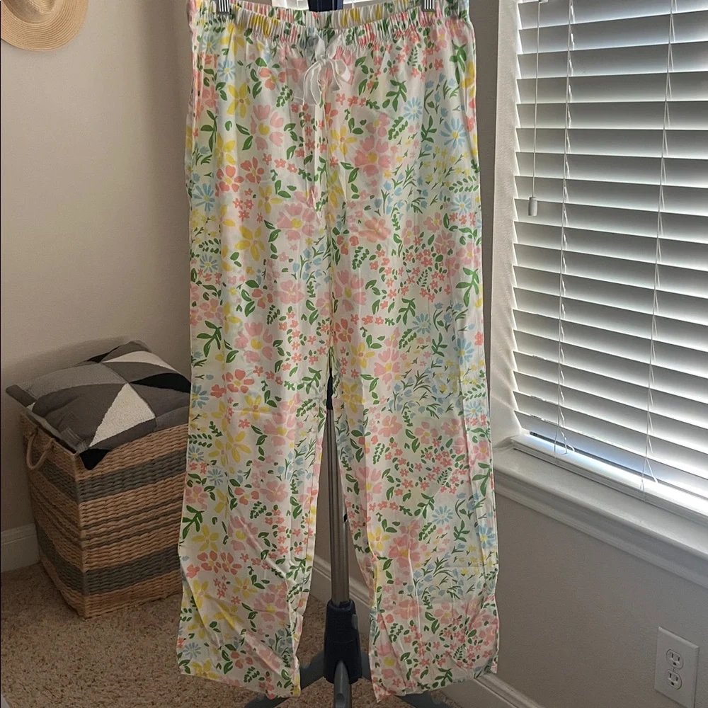 Floral Pajama Pants Set - Picture 10 of 13